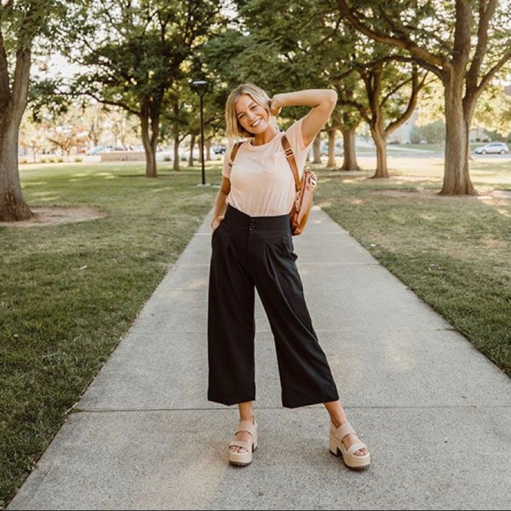 Albion Fit: Audrey Capri Pants, Black - Sz.M